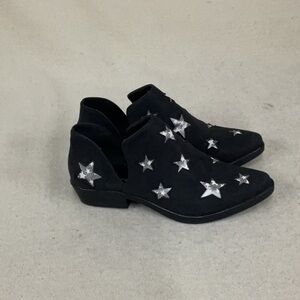 EUC woman’s SEVEN7 ankle booties